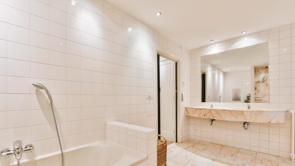 Illuminazione per bagno cieco